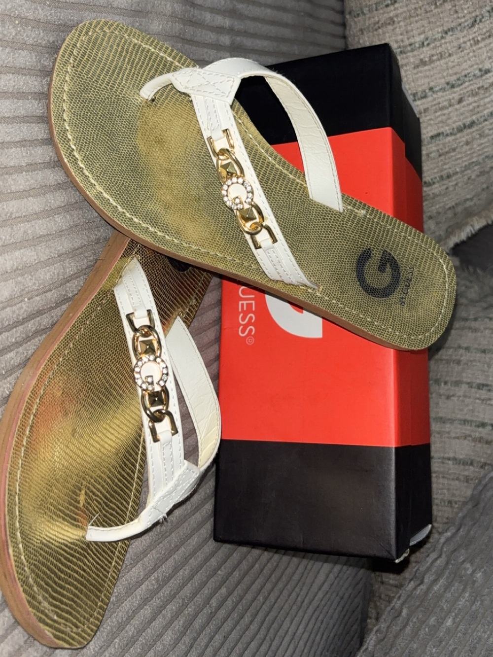 GUESS White Thong Sandals with Gold Chain Accent